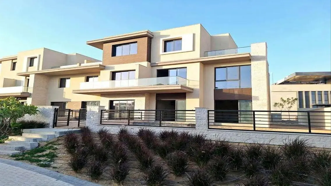 Luxurious Villa with Private Pool and Garden in a Modern Area