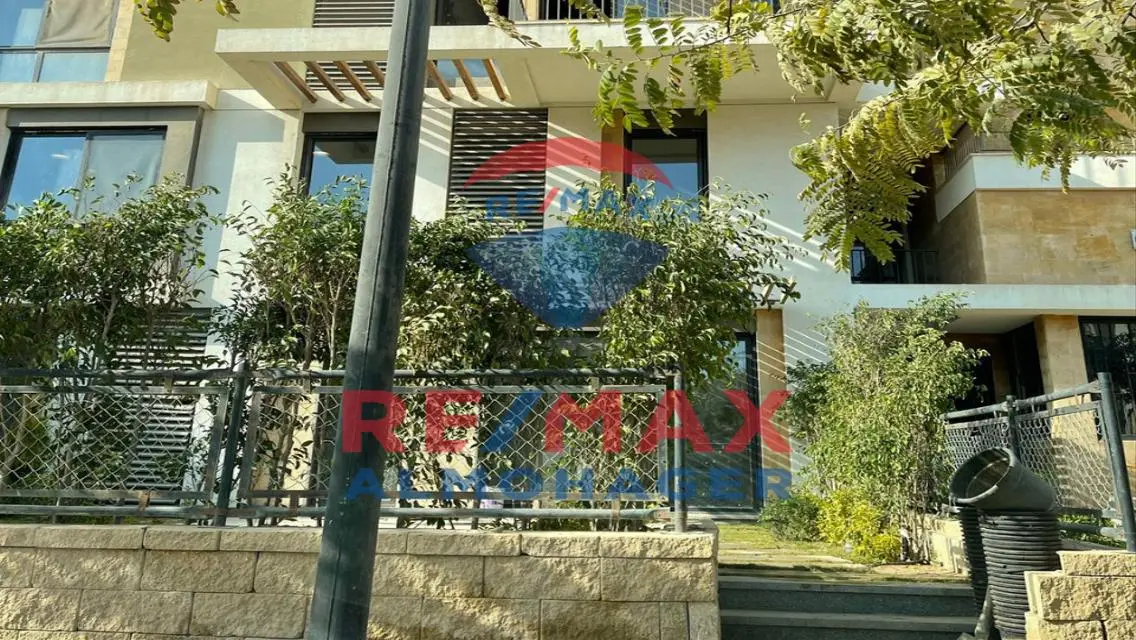 Luxury Villa with Private Garden for Sale