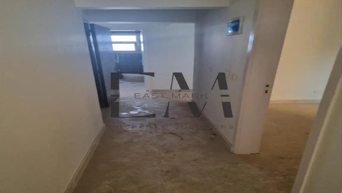 شقة فاخرة بثلاث غرف للبيع