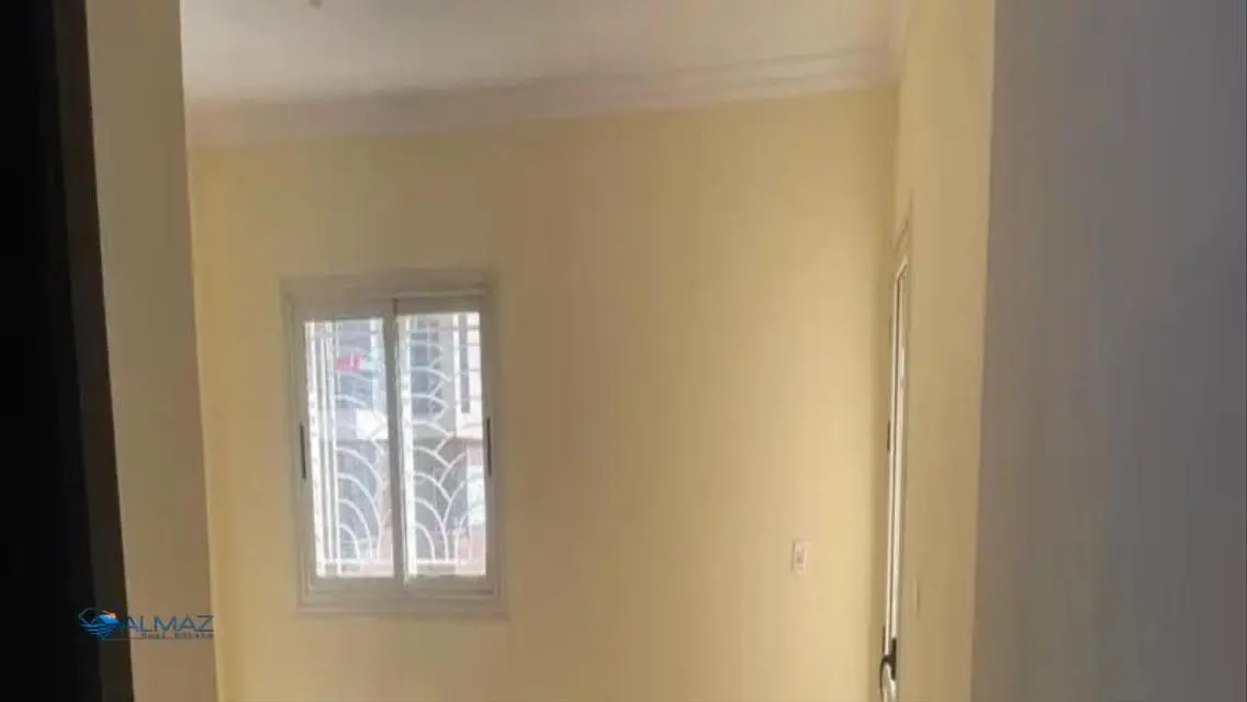 Apartment for Rent with Security Guard and Balcony