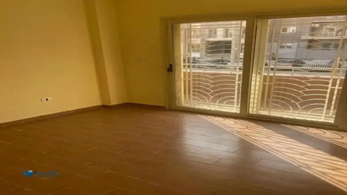 Apartment for Rent with Security Guard and Balcony
