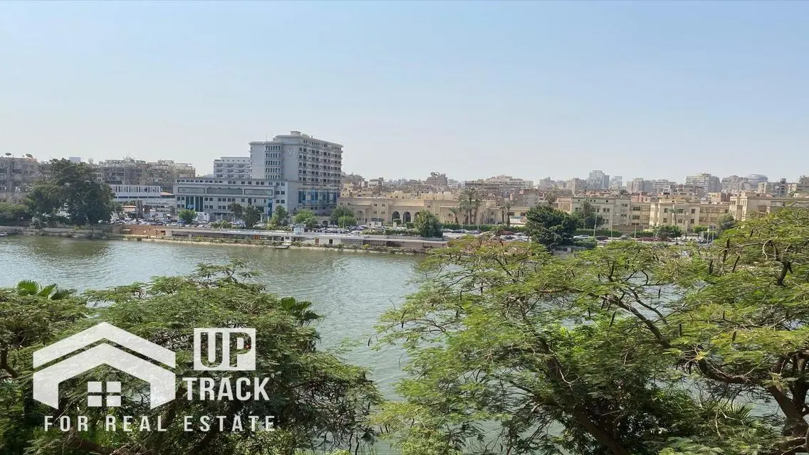 شقة للبيع بمساحة 250 متر بسعر 25,000,000 جنيها