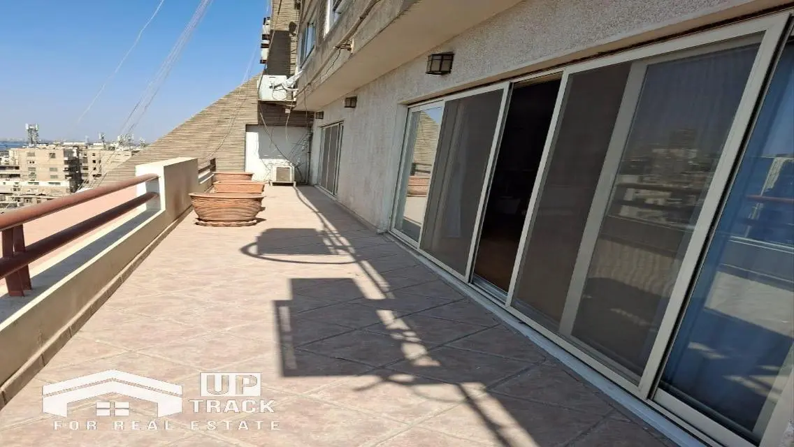 فيلا فاخرة متاحة للبيع بسعر مغري