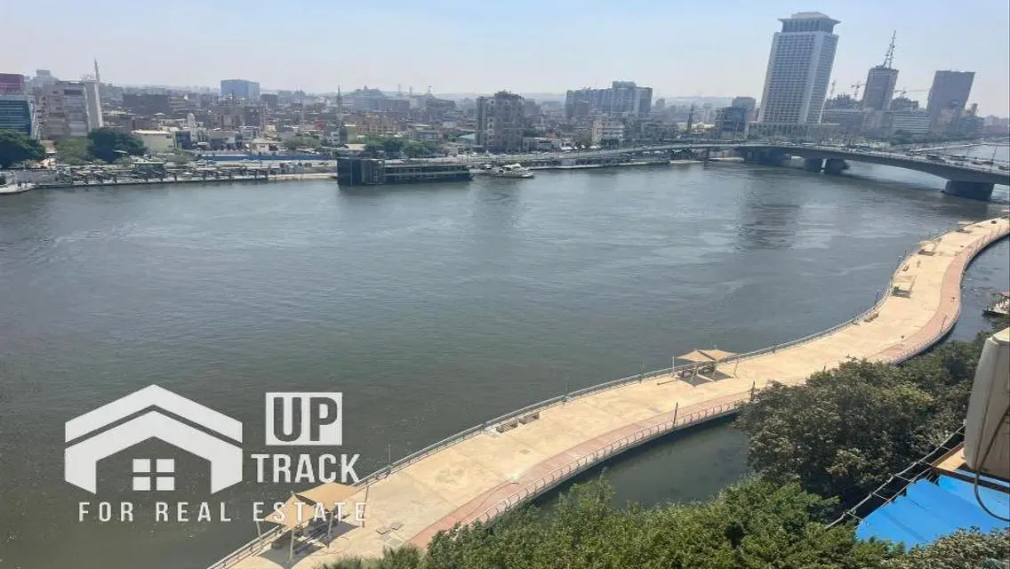 شقة فاخرة 250 متر في قلب المدينة