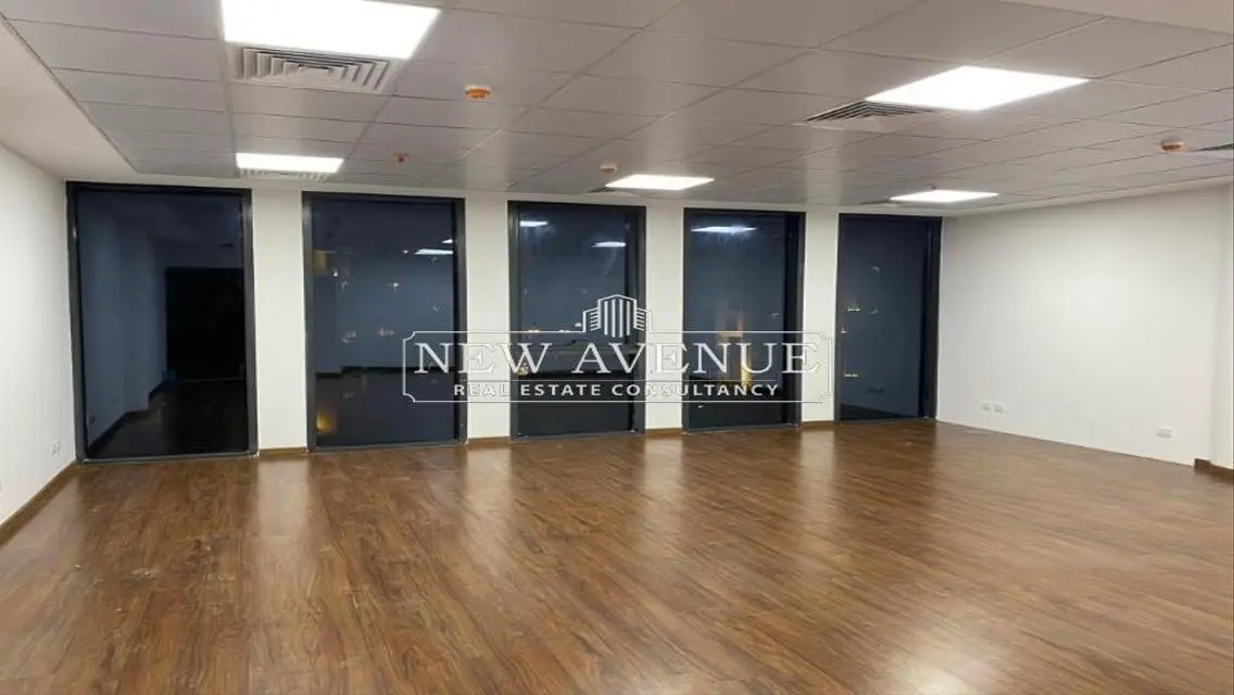 Modern Office with Luxury Design in EDNC-84