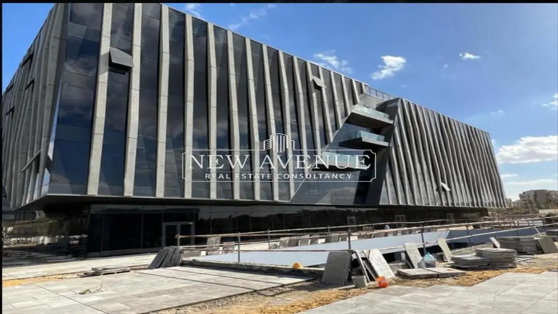 Modern Office with Luxury Design in EDNC-84