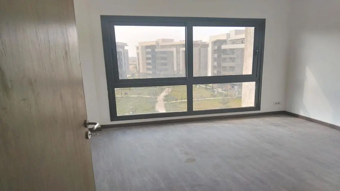Luxurious Apartment with Balcony and Stunning View