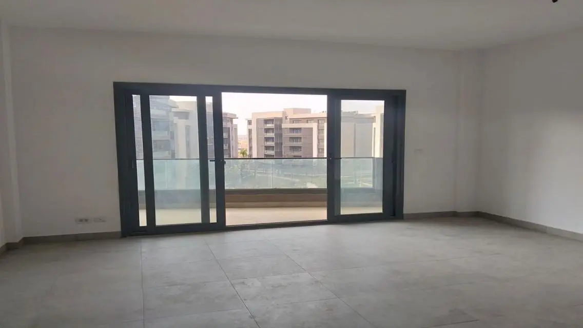 Luxurious Apartment with Balcony and Stunning View