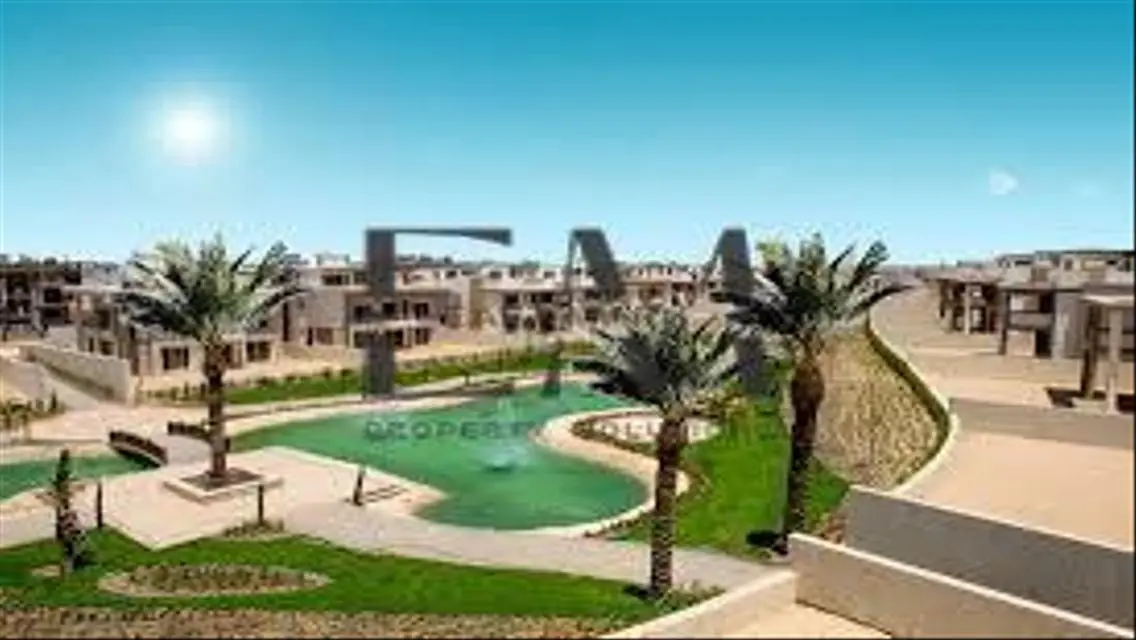 فيلا فاخرة للبيع مع حديقة ومسبح خاص
