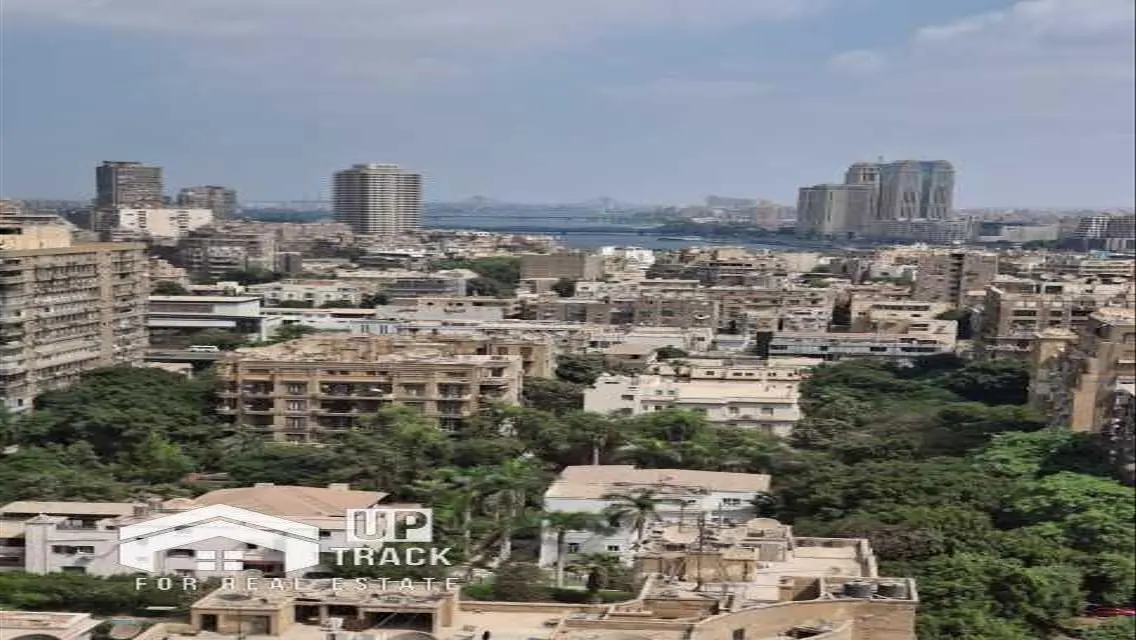 شقة رائعة 3 غرف نوم للبيع في موقع متميز