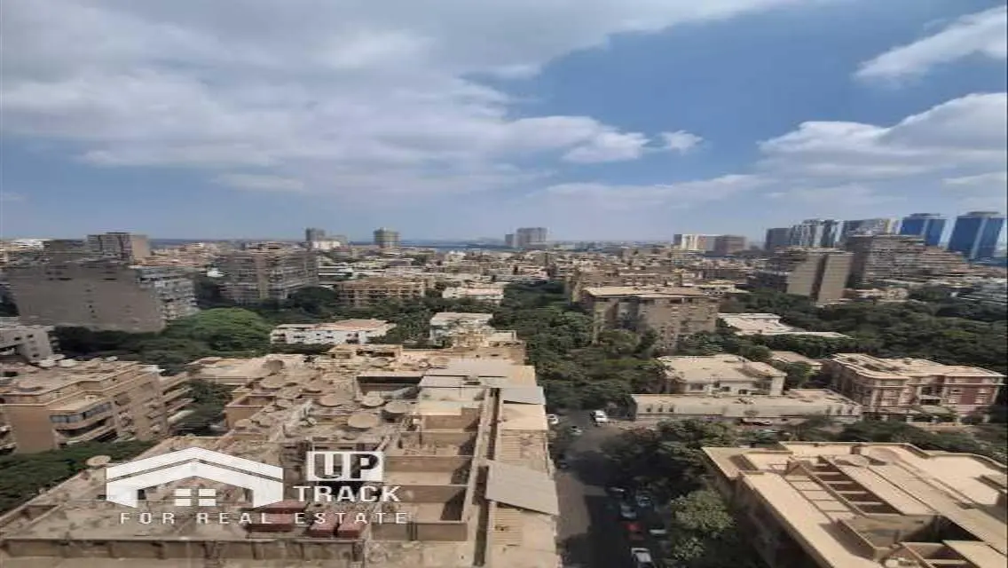 شقة رائعة 3 غرف نوم للبيع في موقع متميز