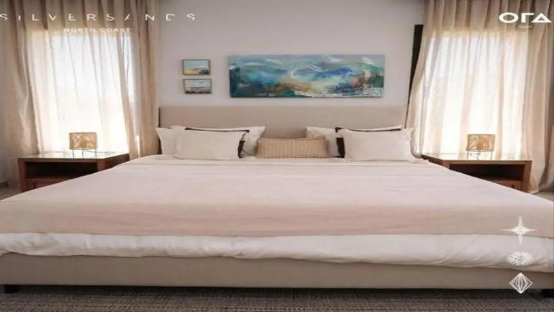Luxury Apartment with Lake View - Unmissable Opportunity