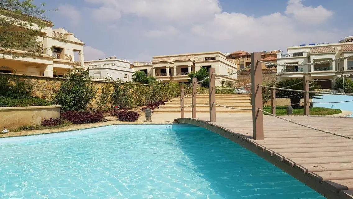 Luxury Apartment for Sale with Landmark Views