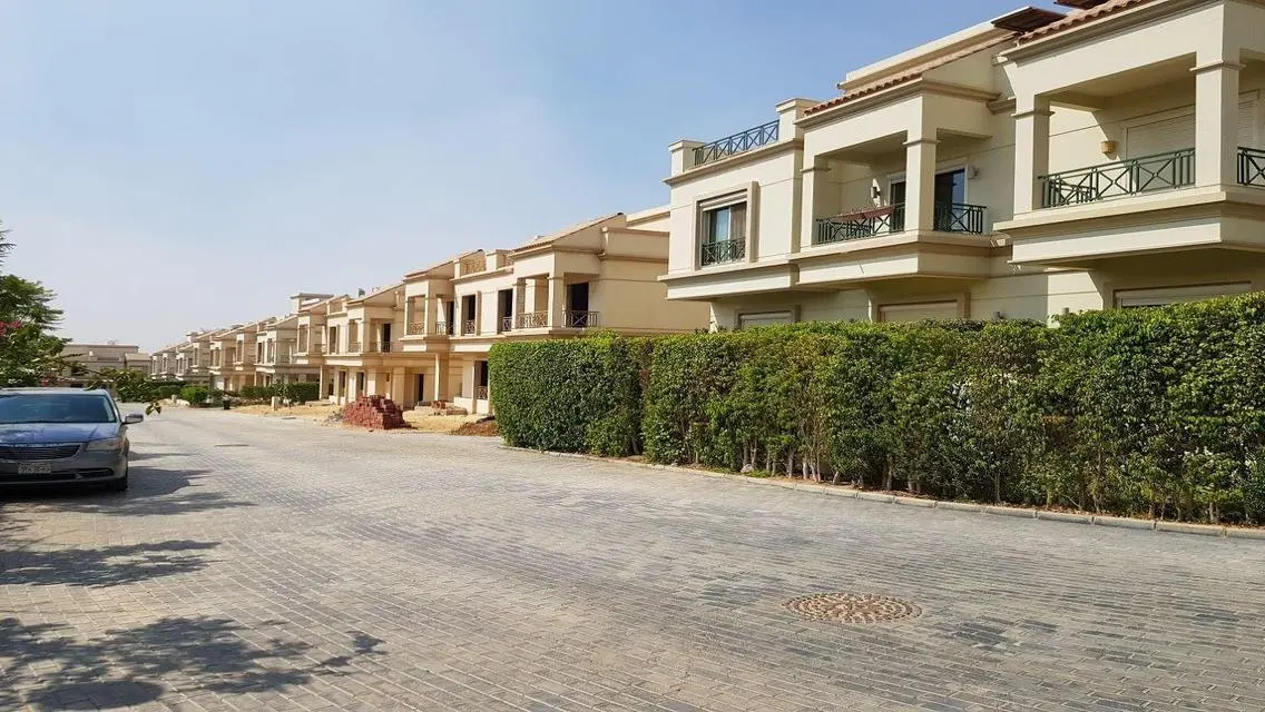 Luxury Apartment for Sale with Landmark Views