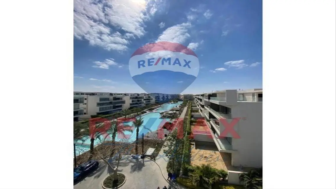 Stunning 2 Bedroom Apartment with Lake View