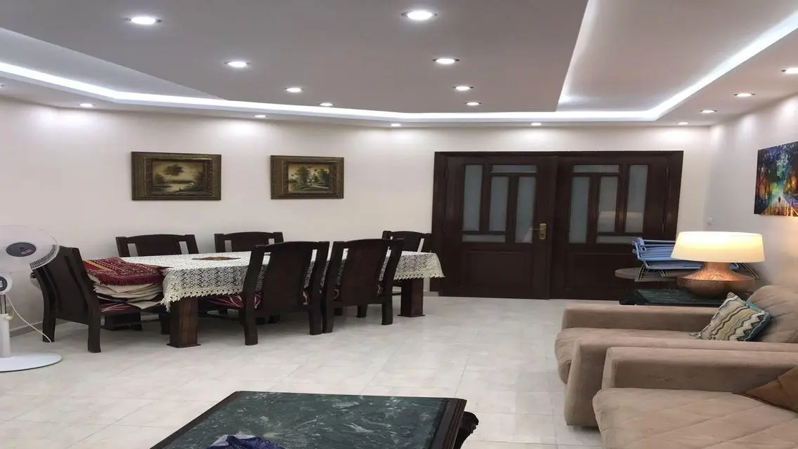 شقة فاخرة للإيجار في منطقة مميزة