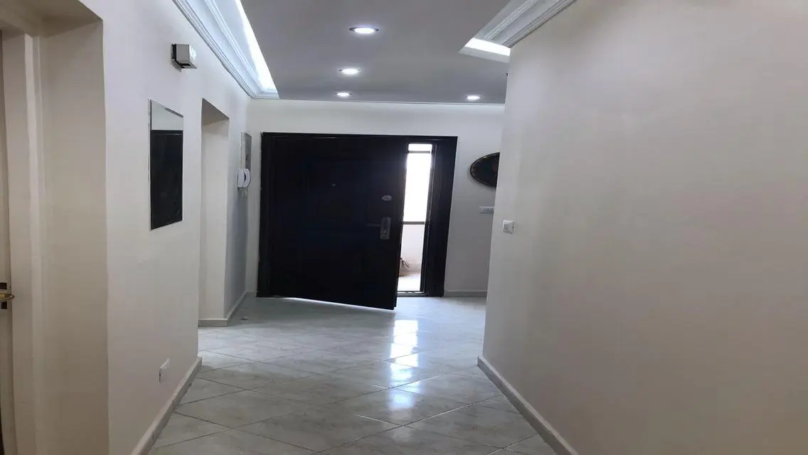 شقة فاخرة للإيجار في منطقة مميزة