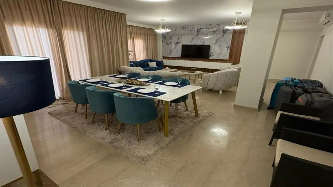 Luxury Apartment for Sale Overlooking the Lakes