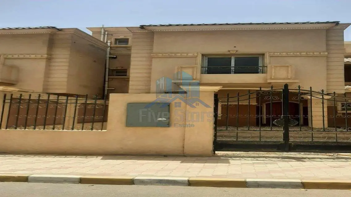 منزل فاخر للبيع في منطقة مميزة