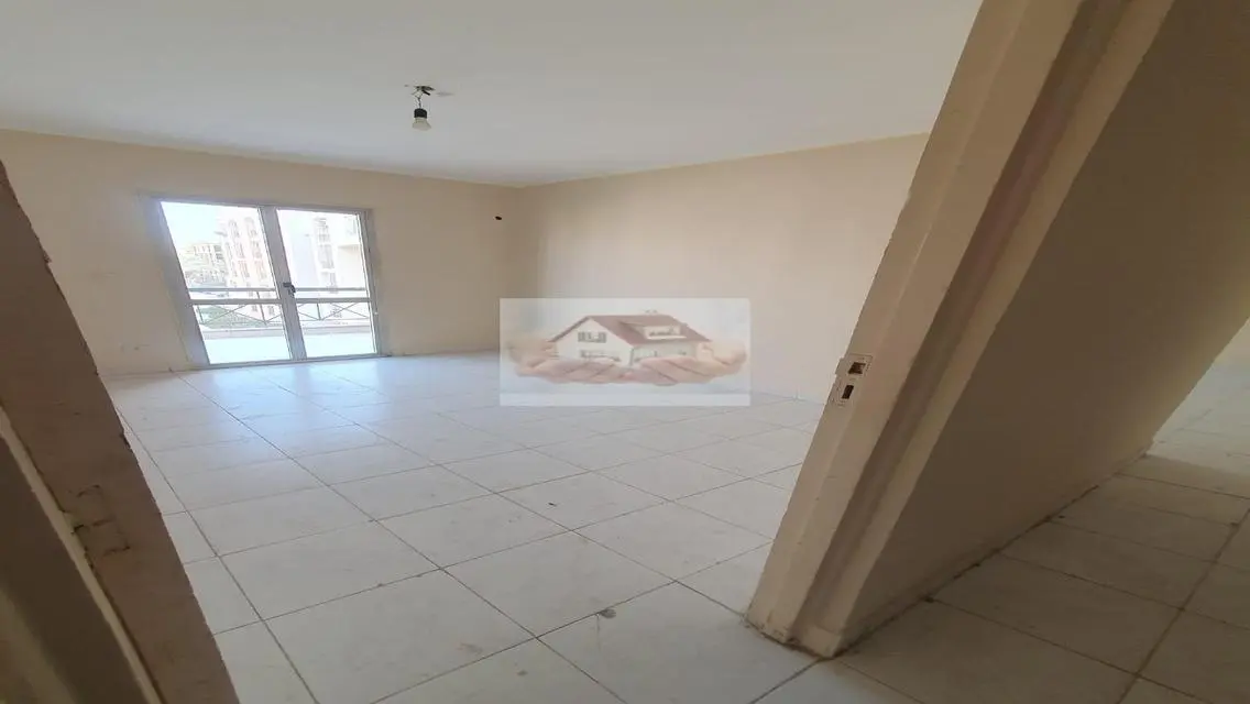 شقة للبيع بالمتر  - 16500 جنيه