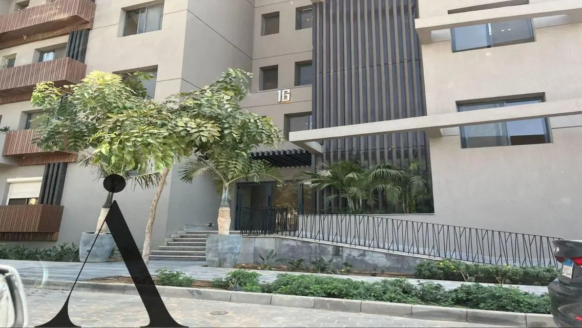 فيلات فاخرة للبيع بمساحة واسعة وإطلالات ساحرة