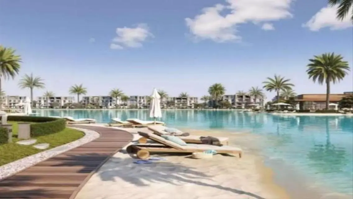 Exceptional Luxury Apartment Overlooking Lakes for Sale