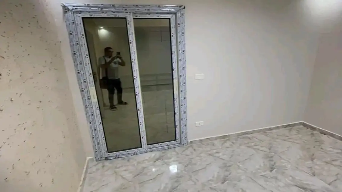 شقة مميزة بإطلالة رائعة على معلم رئيسي