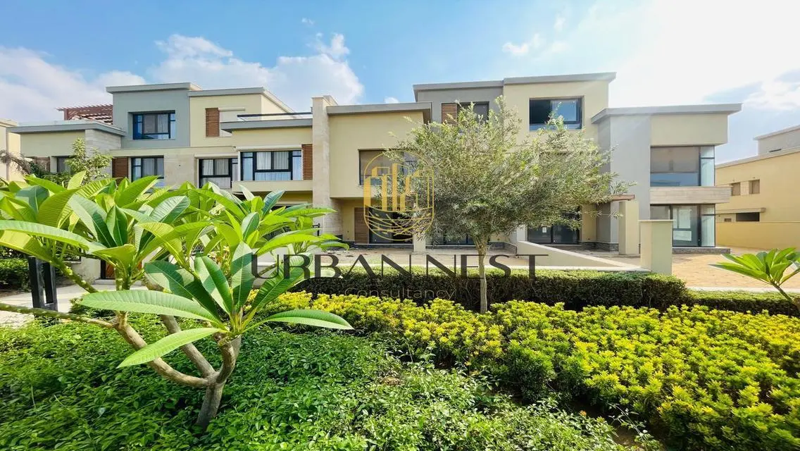 Luxurious Villa with Private Garden and Balcony