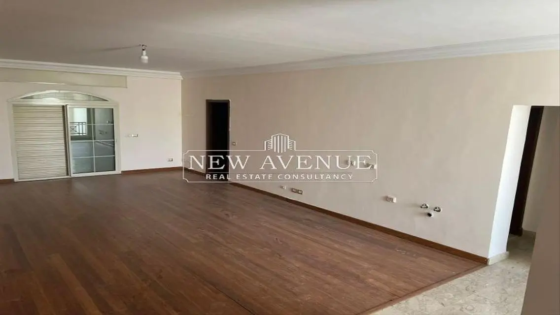 Luxury Apartment with Private Balcony and Garden in Prime Location