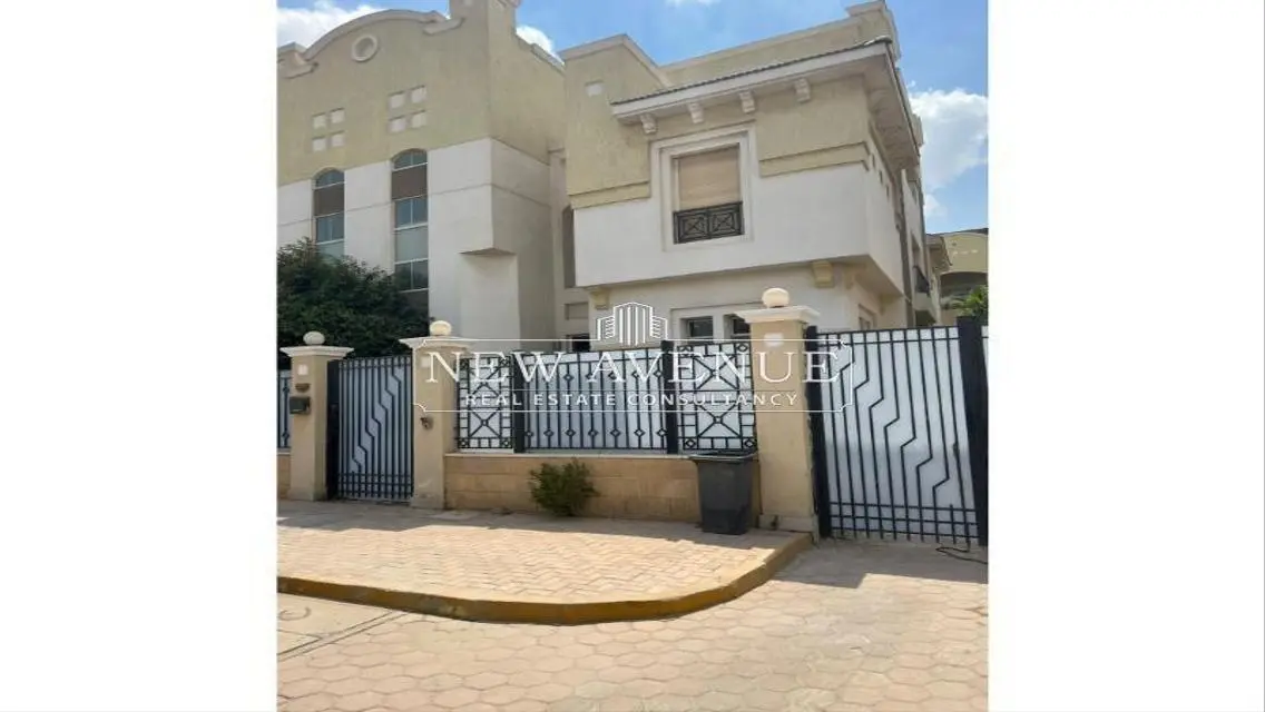 Luxury Apartment with Private Balcony and Garden in Prime Location