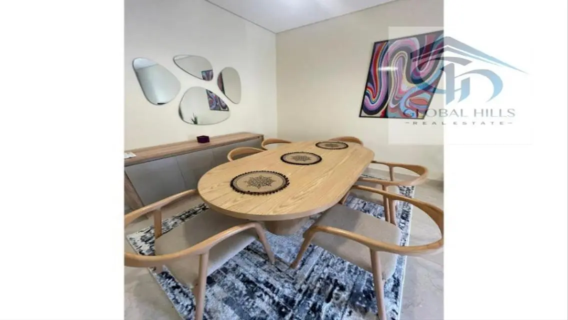 Luxurious Apartment at 90 Avenue