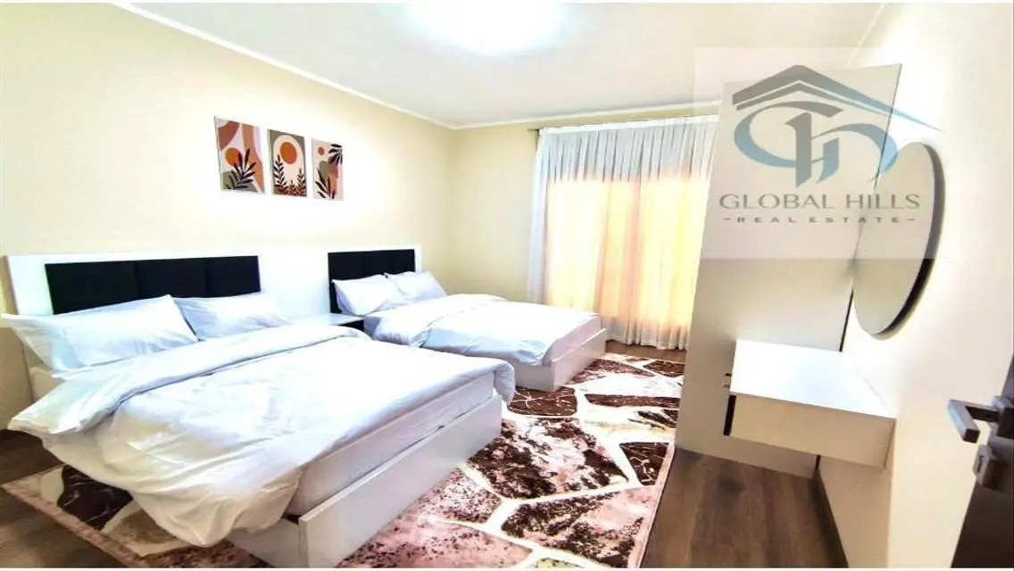 Luxurious Apartment at 90 Avenue