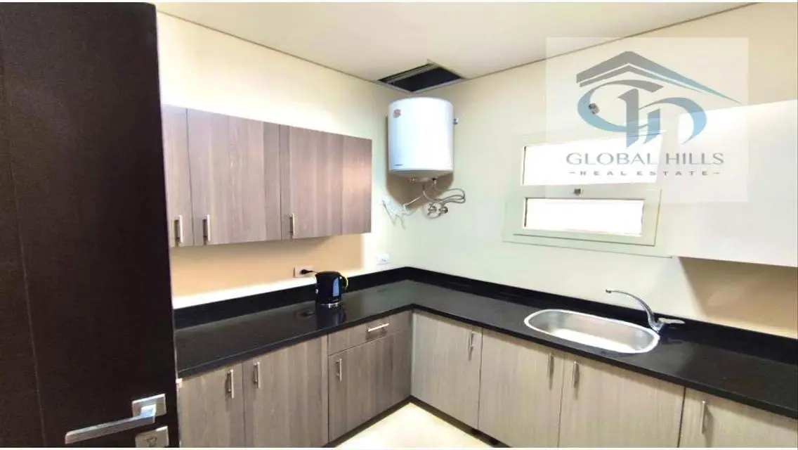 Luxurious Apartment at 90 Avenue