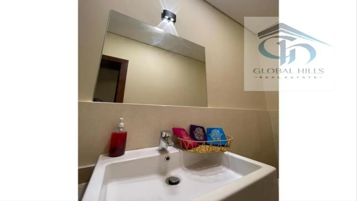 Luxurious Apartment at 90 Avenue