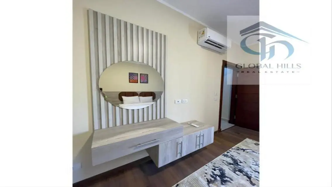 Luxurious Apartment at 90 Avenue