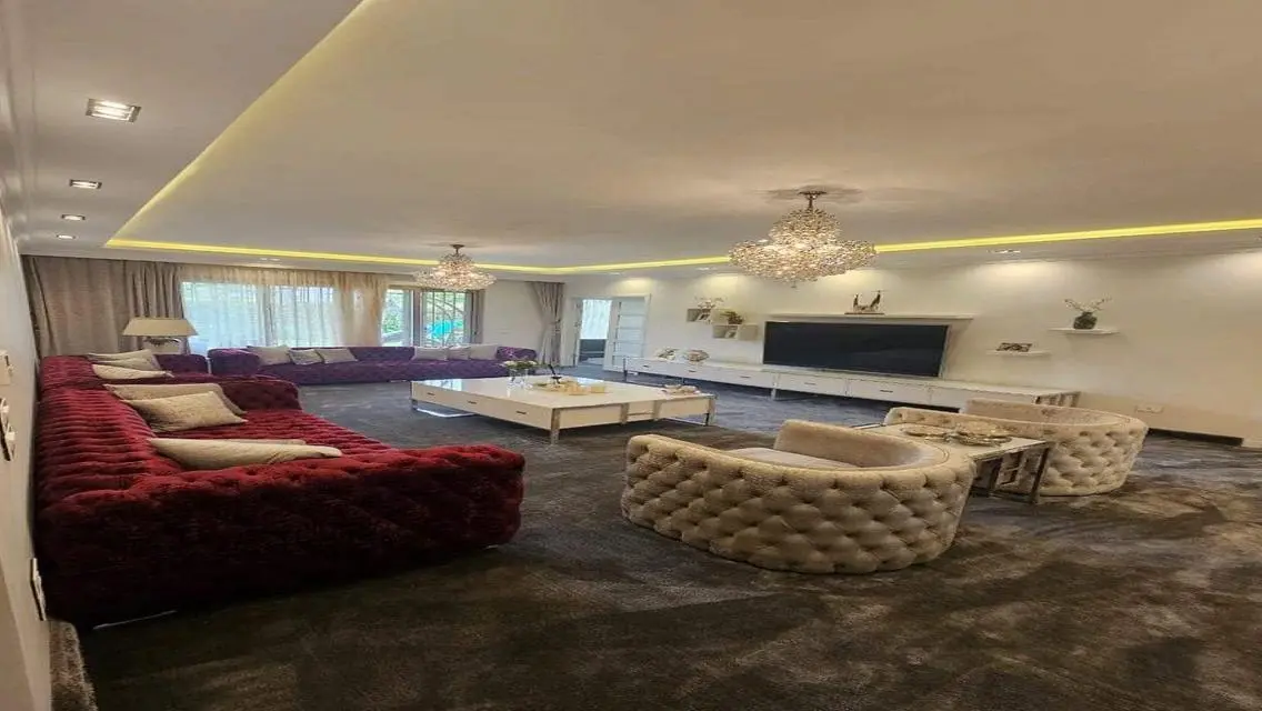 Luxurious Apartment with 290 sqm Space, Private Pool & Garden