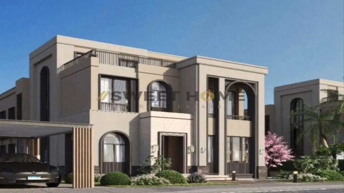 Luxurious Home with Private Garden and Pool