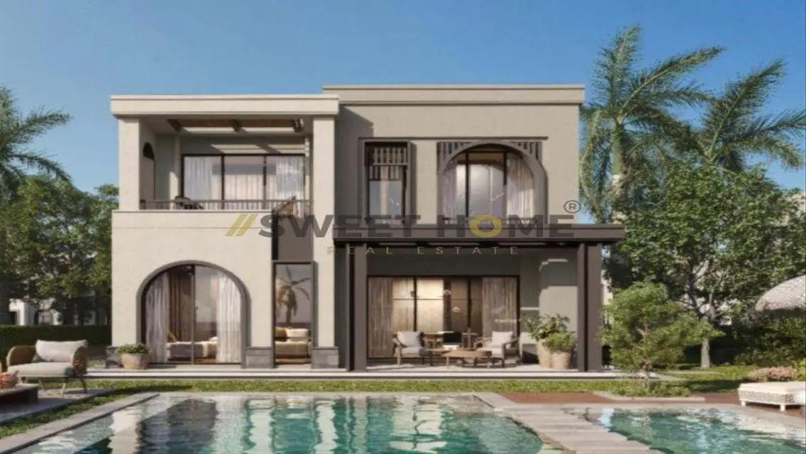 Luxurious Home with Private Garden and Pool