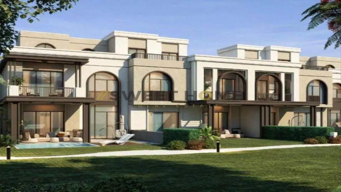 Luxurious Home with Private Garden and Pool