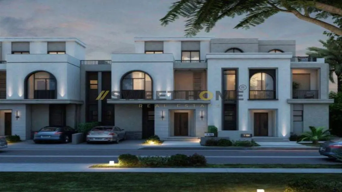 Luxurious Home with Private Garden and Pool