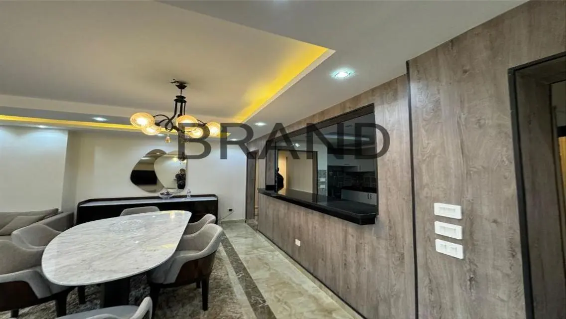 Luxurious 200 sqm Apartment in The Square for 65000