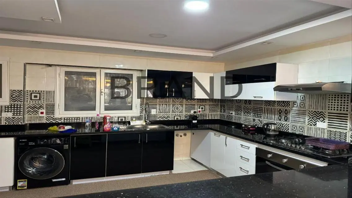 Luxurious 200 sqm Apartment in The Square for 65000