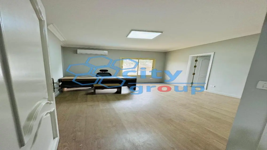 Commercial Office for Rent - 110 Sqm in the City