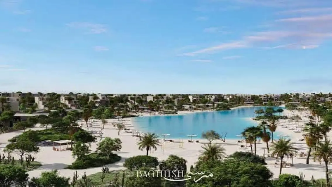 Luxury Apartment with Balcony and Private Pool Overlooking Lakes