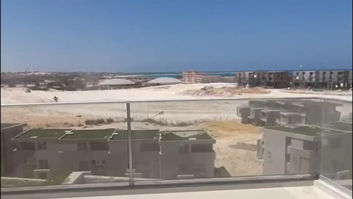 Luxury Apartment with Balcony and Private Pool Overlooking Lakes