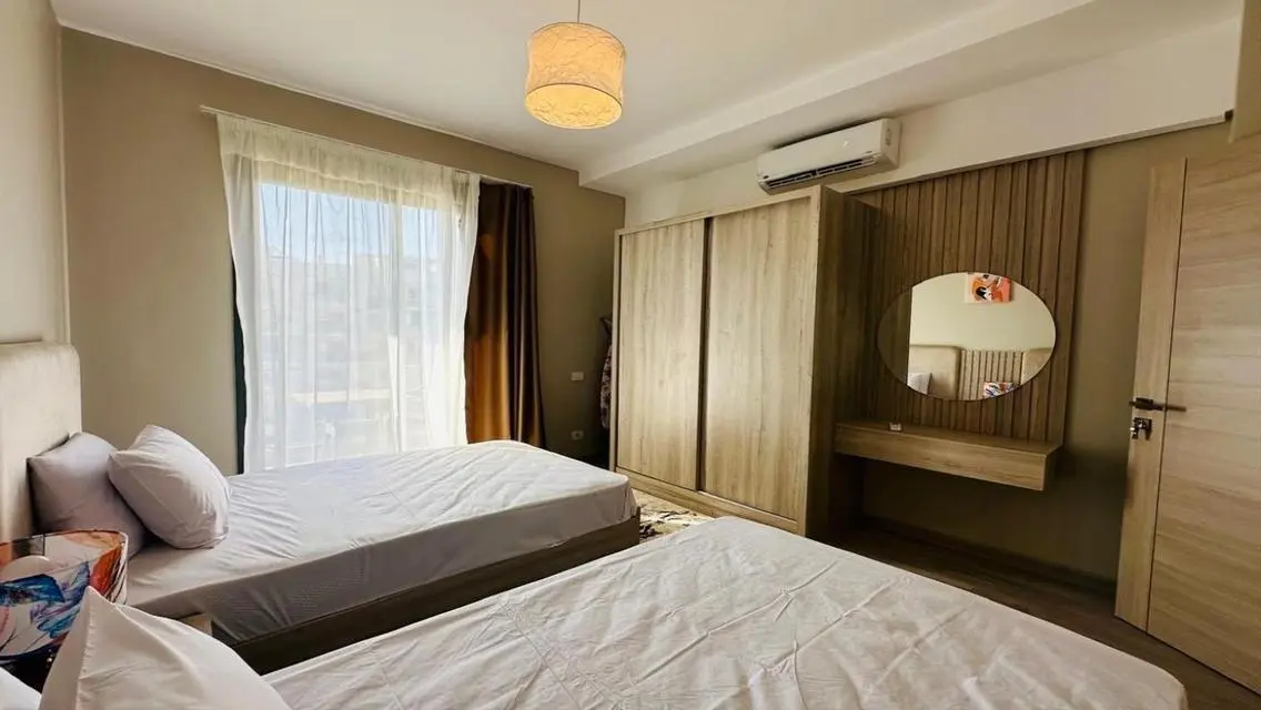 Luxurious Apartment in Sky Condos Villette