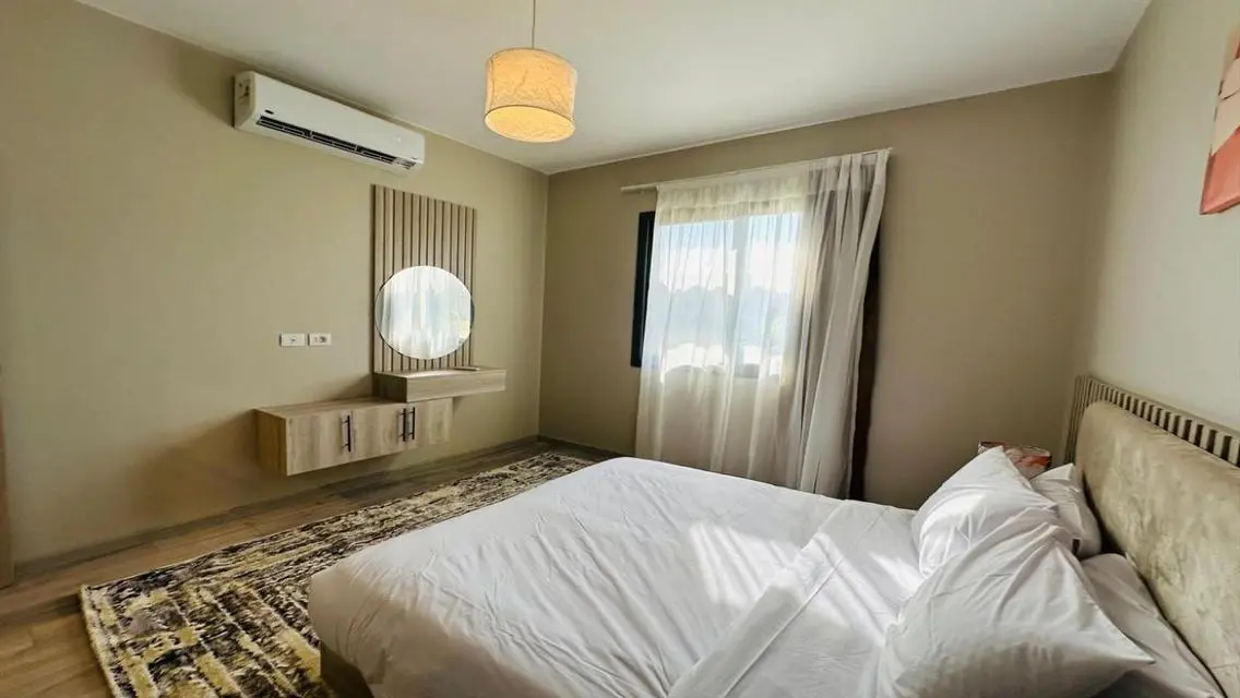 Luxurious Apartment in Sky Condos Villette