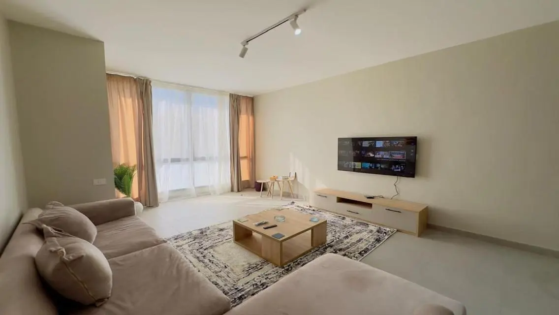 Luxurious Apartment in Sky Condos Villette