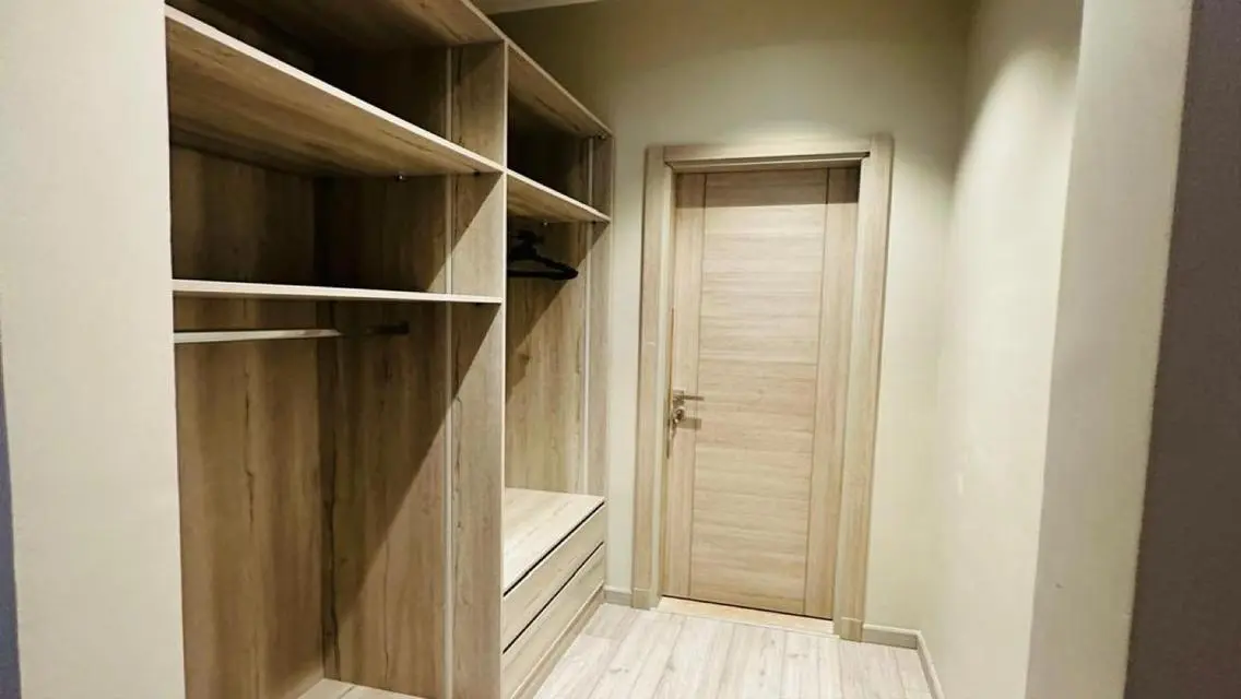 Luxurious Apartment in Sky Condos Villette