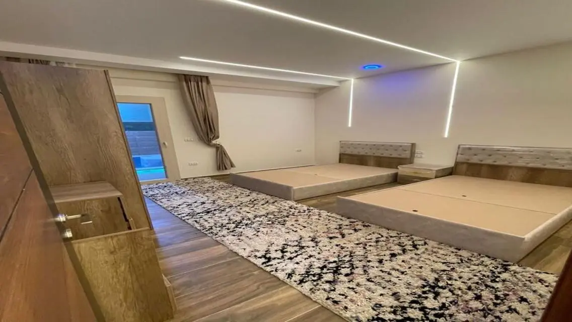 فيلا فاخرة بسعر مذهل مع حديقة ومسبح خاص